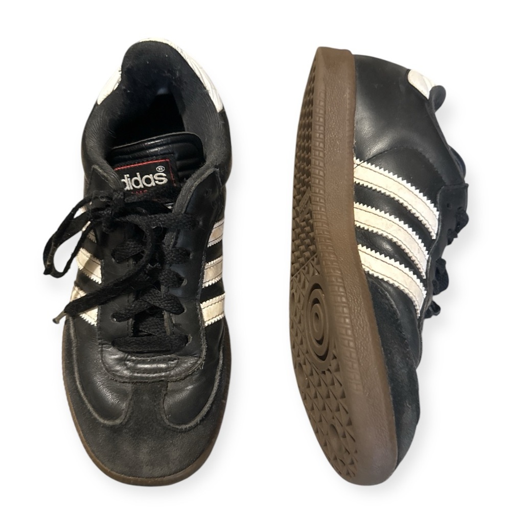 Adidas Sambas Black and White Sneakers, Big Kids Size 3.5, Classic‎ Adidas